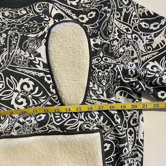 NWT Mostly Heard Rarely Seen 2015 Paisley Crew Sweatshirt Medium - Picture 5 of 10